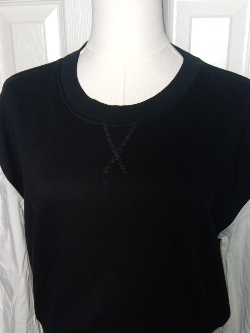 NWT Truth by Republic Black Mixed Media Balloon Sleeve Sweatshirt Medium - Picture 3 of 13